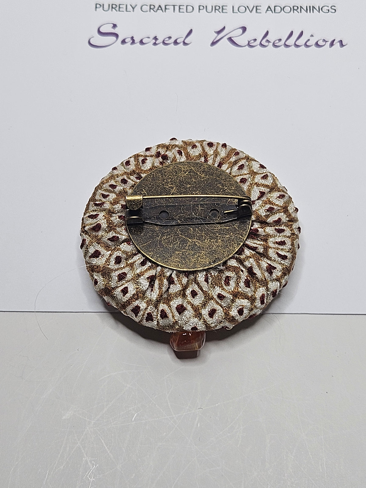 Brown Shibori Gold & Carnelian Brooch