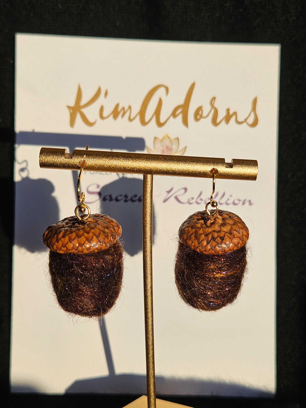 HEIRLOOM WOOL Acorn l earrings