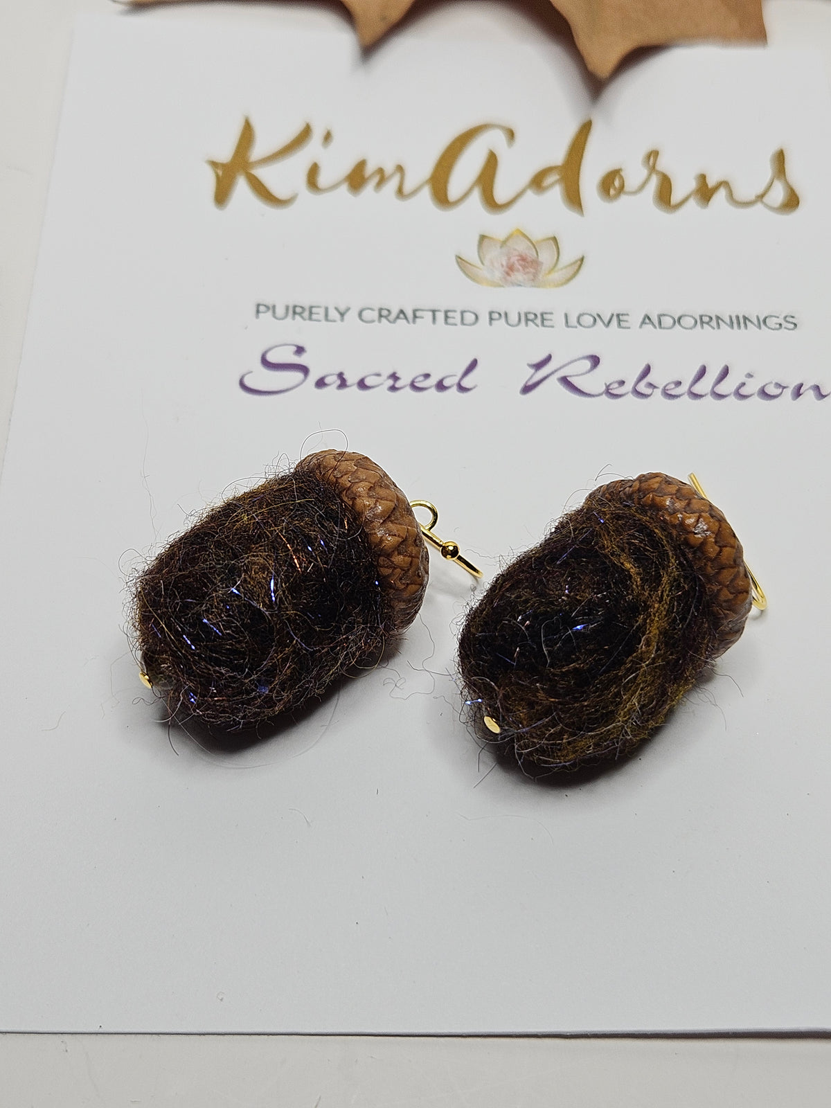 HEIRLOOM WOOL Acorn l earrings